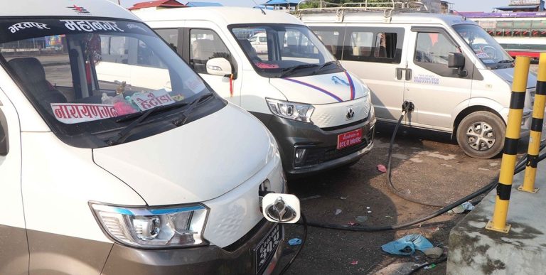 सार्वजनिक सवारीमा कर बढाइए बढ्न सक्छ भाडा