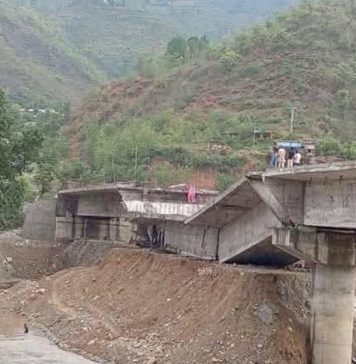 सञ्चालनमा आउनु अगावै दोस्राे पटक भाँचियाे निर्माणाधिन पुल