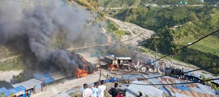 बाम्का आगलागी : छिनभरमै सखाप भयो हराभरा बजार
