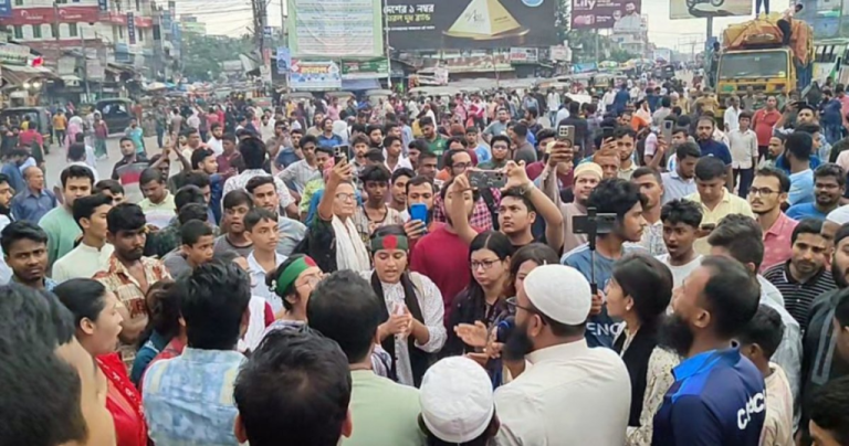बंगलादेशको गोपालगञ्जमा तनाव बढ्दा ४जनाकाे ज्यान गयाे