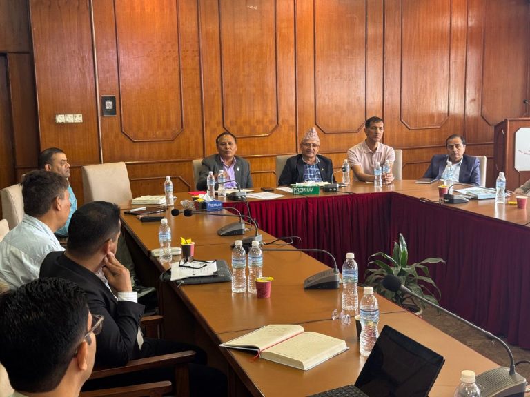 सडकका २३४ रुग्ण ठेक्का तोडिंदै, समयमा निर्णय नगर्ने कर्मचारीमाथि छानबिन हुने