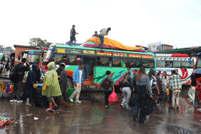 rain, kathmandu bus park kathmandu