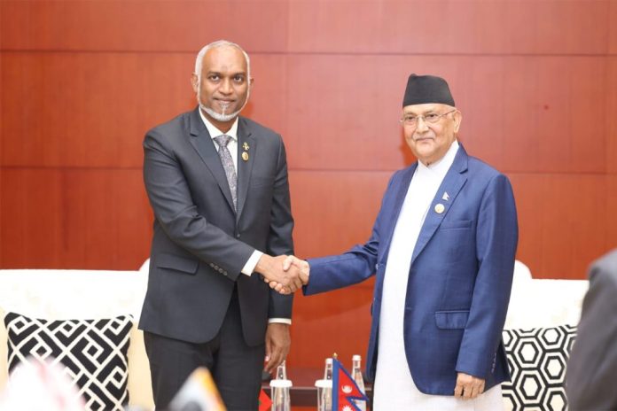 KP-Sharma-oli-and-Mohamad-Moijju-1024x682