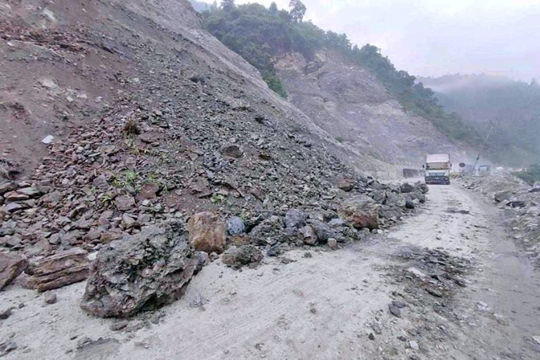 शुक्रबारदेखि बन्द नारायणगढ–मुग्लिन सडक अझै खुलेन