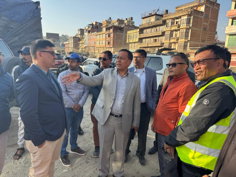 सूर्यविनायक-धुलिखेल सडक निर्माण प्रगति ५० प्रतिशत, काममा तिव्रता दिन मन्त्री कुलमानको निर्देशन