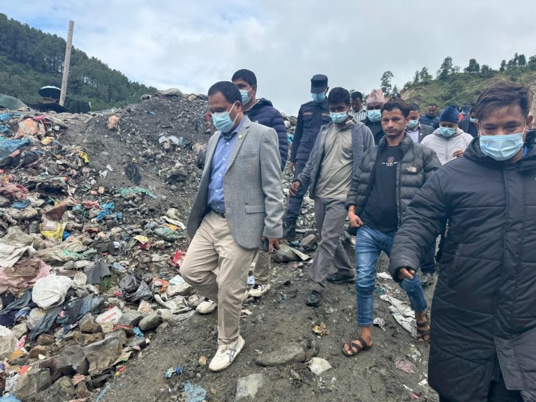 बञ्चरेडाँडामा फाेहाेर बिसर्जनमा फेरि अवराेध, सरकारले धाेका दिएकाे आरोप