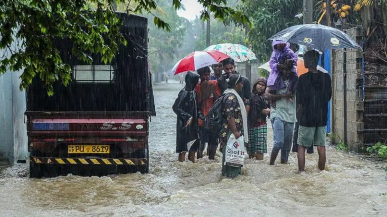 बाढी र  पहिरोमा परी श्रीलंकामा कम्तीमा ५६ जनाको मृत्यु