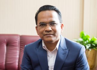 ‘नयाँ बिजनेस बनाएर अघि बढ्नसके उद्योग व्यवसाय सुधार हुने अवस्था छ’ : गभर्नर