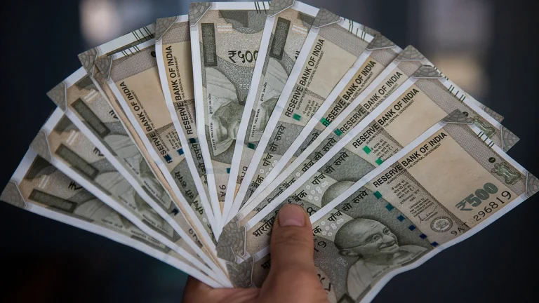 अब नेपालमा एक सयसँगै २ सय, ५ सय र २ हजार दरका भारु नोट पनि चल्ने