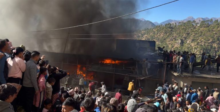 बाजुराको मार्तडी बजारमा आगलागी