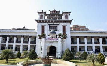 ‘कसलाई मतदान गर्नुहुन्छ’ भनेर मतदाताको गोप्यता भङ्ग नगर्न आग्रह