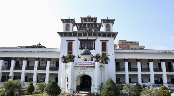 ‘कसलाई मतदान गर्नुहुन्छ’ भनेर मतदाताको गोप्यता भङ्ग नगर्न आग्रह