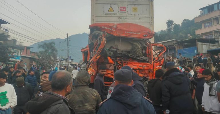 चालिसेमा सात वटा सवारी एकै ठाउँमा दुर्घटनाग्रस्त
