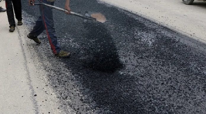 कञ्चनपुरको मोहना नदी-दैजी सडक निर्माणको ठेक्का तोडियो