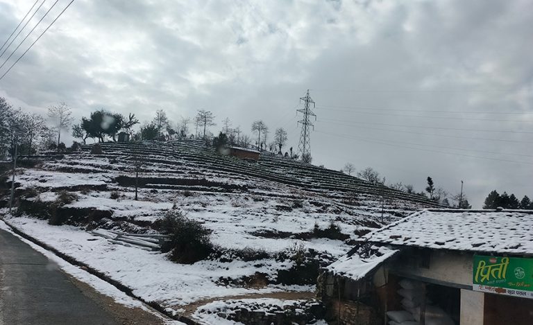 सुदूरपश्चिमकाे पहाडी जिल्लामा हिमपातसहित हिउँदे वर्षा
