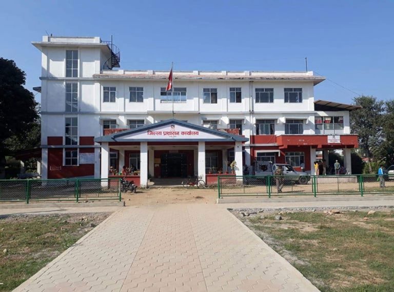 हातहतियार बुझाउन चितवन प्रशासनको आग्रह