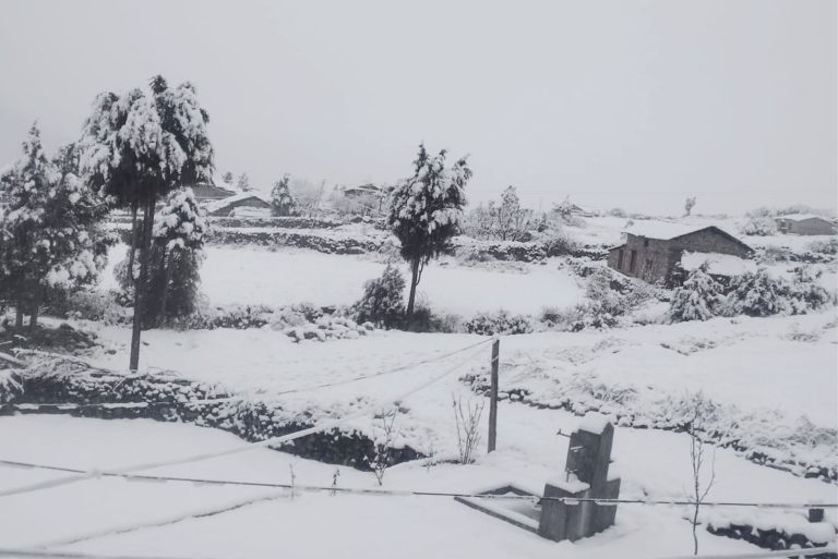 उच्च पहाडी तथा हिमाली भागका केही स्थानमा मध्यम हिमपात-वर्षा