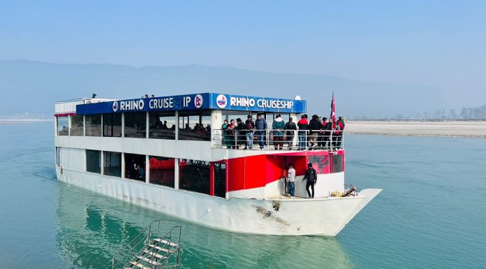 नारायणी नदीमा सञ्चालनमा आयो नेपालकै पहिलो क्रुज, लगानी ५० करोड