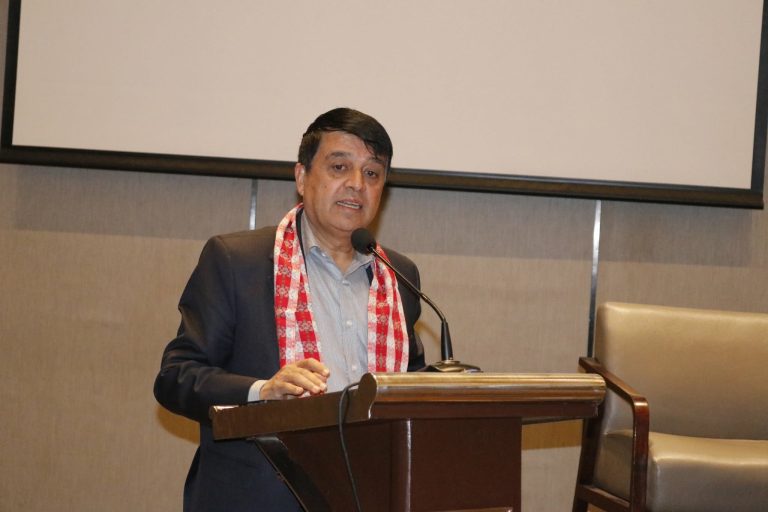 ‘गालीले हैन, आर्थिक एजेन्डाले दल स्थापित हुनुपर्छ’:चन्द्र ढकाल