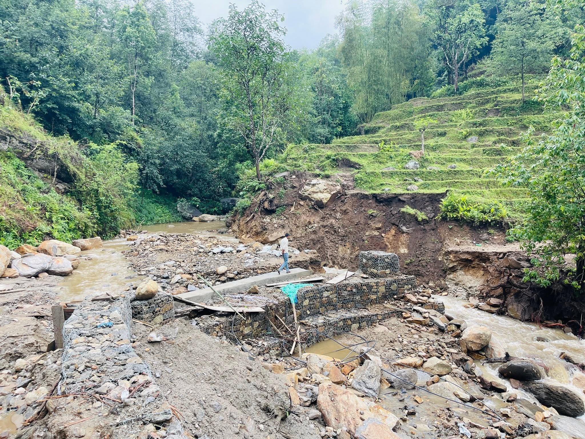 बाढीले अवरुद्ध दिक्तेल–चखेवाभञ्ज्याङ सडक सञ्चालनमा