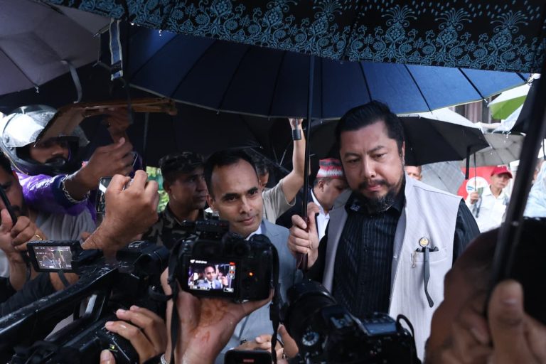 अव्यवस्थित तार हटाउने कार्य हेर्न दुई मन्त्री फिल्डमा, समयमै काम नसक्ने निकायलाई कारबाही गरिने