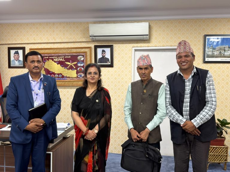 बाजुरामा वर्षेनि खाद्यान्न अभावको अन्त्य गर्ने उद्योग मन्त्रीको प्रतिवद्धता