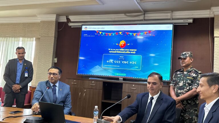 ३५० रुपैयाँको सामान किनेका ग्राहकले पाए १० लाख पुरस्कार