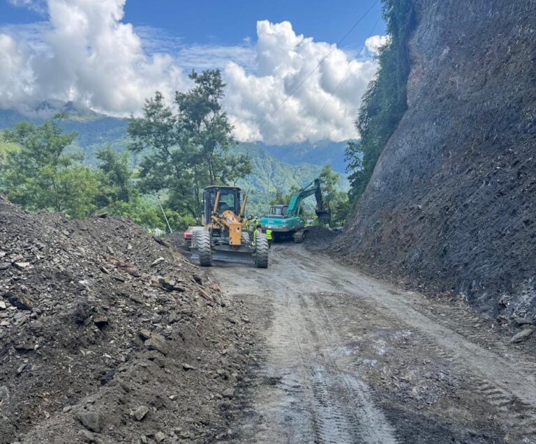 क्षतिग्रस्त सडक असोज भित्रै सञ्चालनमा ल्याउने सरकारको योजना