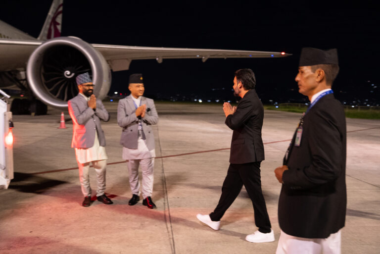 अमेरिका उडेका प्रधानमन्त्रीलाई रविको शुभकामना