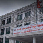 बाढीले गोरखामा अवरुद्ध विद्युत जोड्ने कार्य तीव्र, रातिसम्म आरूघाट चार्ज गर्ने प्रयास