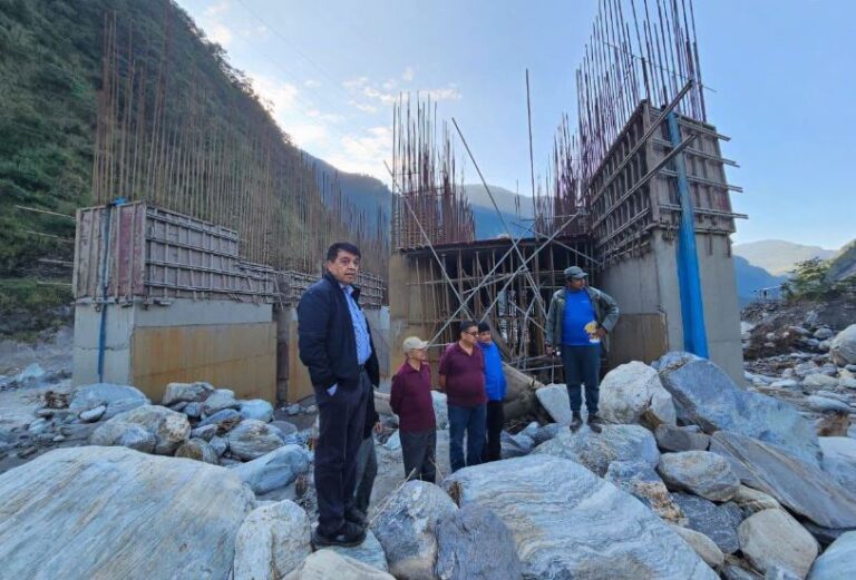 मध्य कालीगण्डकी जलविद्युत आयोजनाको स्थलगत भ्रमणमा ढकाल, बाढीको क्षतिले भावुक
